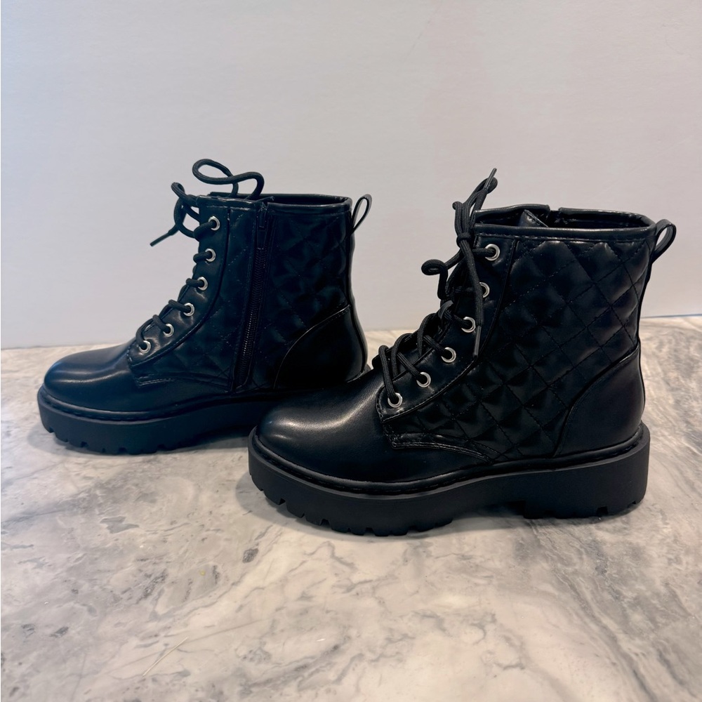 Steve Madden Black Combat Boots. Kids size 4. Adorable shoe. New. Never worn.